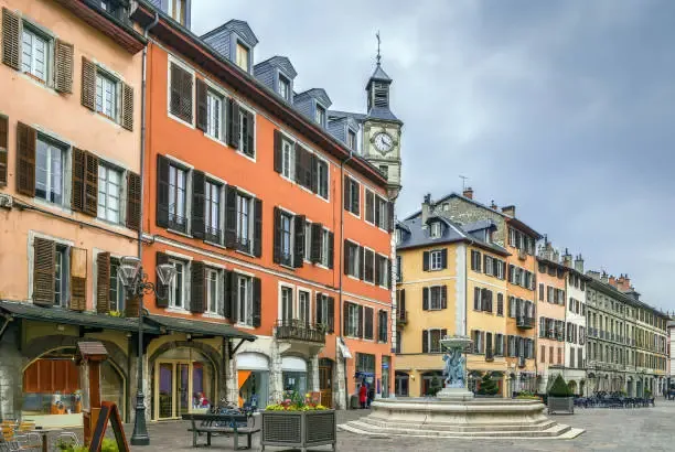 Immeuble et appartements au centre-ville de Chambéry